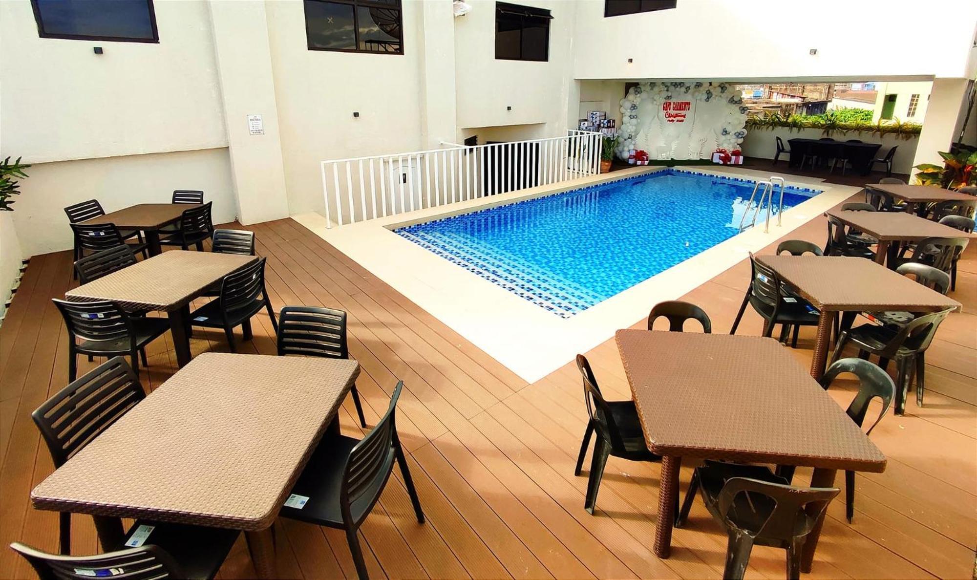 Rudolfo Suites Рохас Сити Екстериор снимка